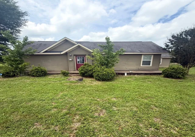 Photo 1 of Single family home for sale at 648 S Center St, Buffalo, TX 75831 | MLS# 21348635 | Listing updated on 2026-08-25