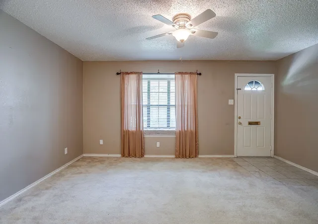 Photo 4 of Townhouse for sale at 13845 Leinsper Green St, Dallas, TX 75240 | MLS# 21348688 | Listing updated on 2026-08-12