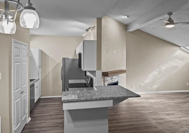 Photo 2 of Condo for sale at 9600 Royal Ln #112, Dallas, TX 75243 | MLS# 21348702 | Listing updated on 2026-08-21