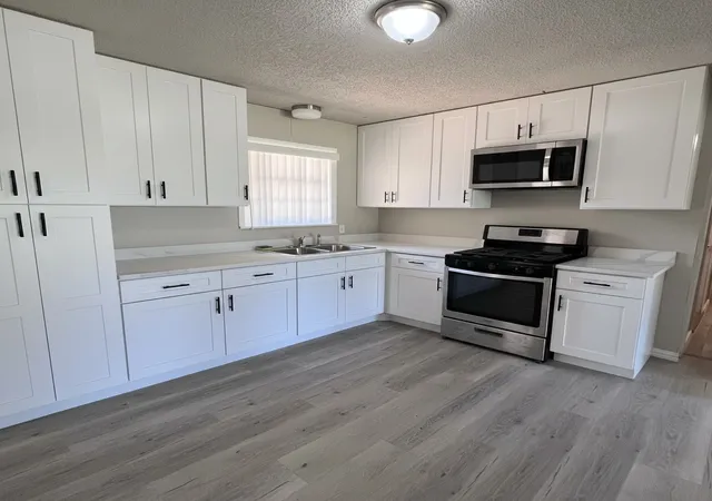 Photo 3 of Single family home for sale at 403 Montgomery St, Pittsburg, TX 75686 | MLS# 21343749 | Listing updated on 2026-10-01