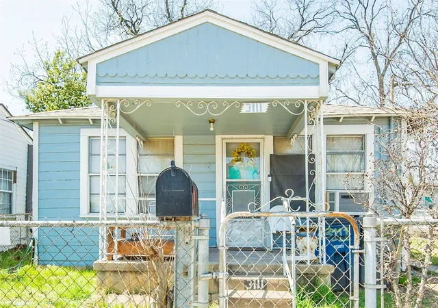 Photo 1 of Single family home for sale at 3111 Gulden Ln, Dallas, TX 75212 | MLS# 21348733 | Listing updated on 2026-09-22
