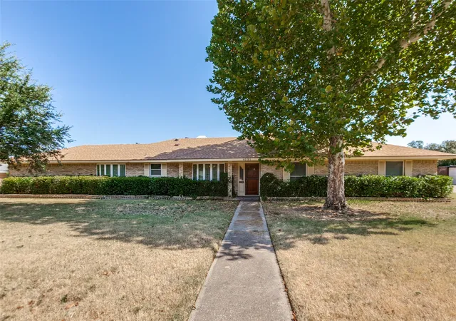 Photo 1 of Sale Pending at 4091 Killion Dr, Dallas, TX 75229 | MLS# 21348459 | Listing updated on 2026-08-06