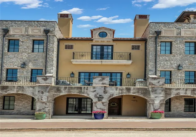 Photo 2 of Townhouse for sale at 69 Cortes Dr, Roanoke, TX 76262 | MLS# 21332907 | Listing updated on 2026-09-04