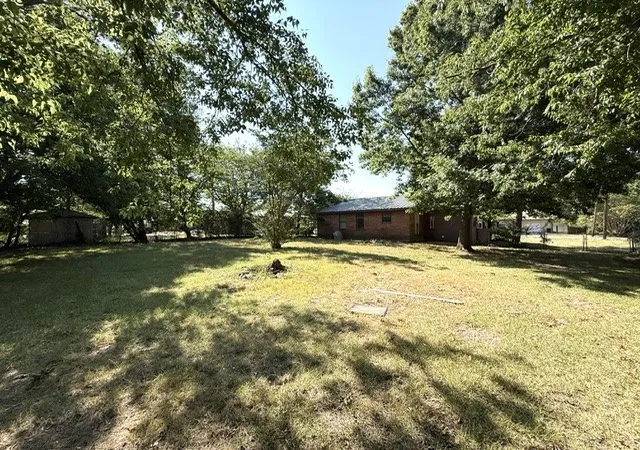 Photo 3 of Single family home for sale at 122 Gateway St, Wills Point, TX 75169 | MLS# 21348783 | Listing updated on 2026-08-04