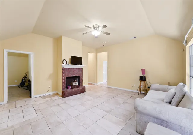 Photo 3 of Single family home for sale at 119 N Frances St, Dallas, TX 75211 | MLS# 21348775 | Listing updated on 2026-08-09