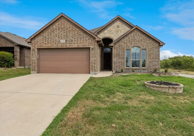 Photo 1 of Single family home for sale at 10400 Mono Lake Rd, Fort Worth, TX 76177 | MLS# 21348726 | Listing updated on 2026-08-27