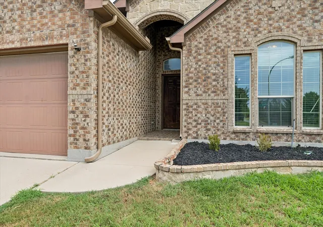 Photo 2 of Single family home for sale at 10400 Mono Lake Rd, Fort Worth, TX 76177 | MLS# 21348726 | Listing updated on 2026-08-27