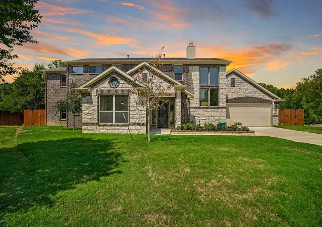 Photo 2 of Single family home for sale at 6400 Crapemyrtle Dr, Denton, TX 76208 | MLS# 21346128 | Listing updated on 2026-08-23
