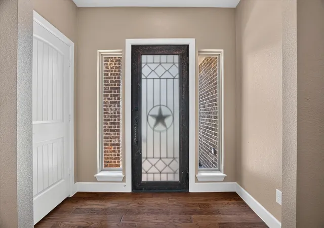 Photo 3 of Single family home for sale at 6400 Crapemyrtle Dr, Denton, TX 76208 | MLS# 21346128 | Listing updated on 2026-08-23