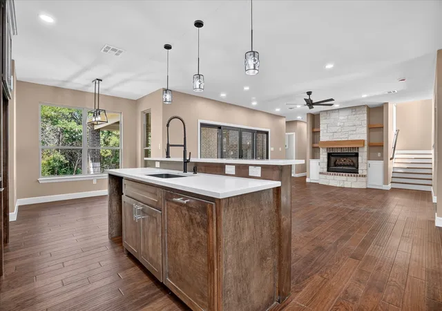 Photo 4 of Single family home for sale at 6400 Crapemyrtle Dr, Denton, TX 76208 | MLS# 21346128 | Listing updated on 2026-08-23