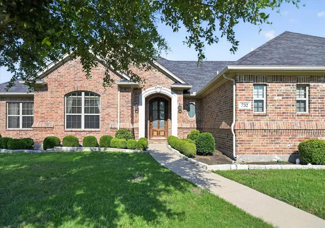 Photo 1 of Single family home for sale at 732 Forest Crk, De Soto, TX 75115 | MLS# 21348907 | Listing updated on 2026-08-04