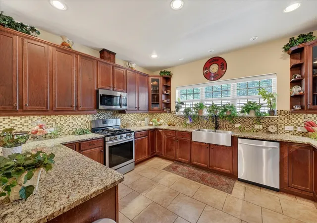 Photo 3 of Single family home for sale at 732 Forest Crk, De Soto, TX 75115 | MLS# 21348907 | Listing updated on 2026-08-04