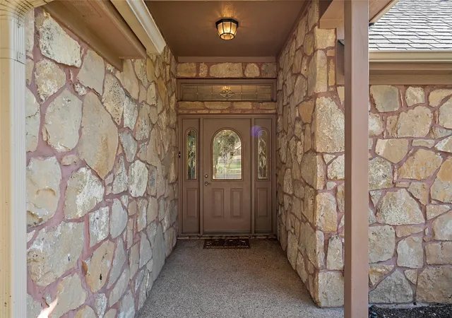 Photo 3 of Single family home for sale at 108 Landsborough Dr, Woodway, TX 76712 | MLS# 21348643 | Listing updated on 2026-10-01