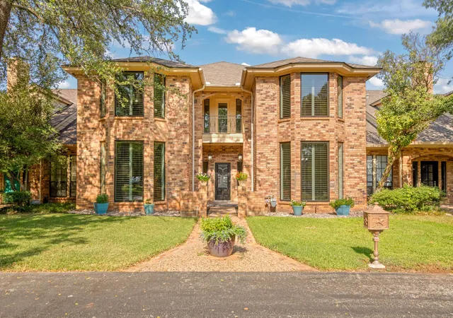 Photo 1 of Townhouse for sale at 123 Lytle Pl, Abilene, TX 79602 | MLS# 21348934 | Listing updated on 2026-08-08