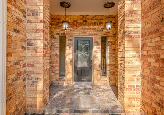 Photo 2 of Townhouse for sale at 123 Lytle Pl, Abilene, TX 79602 | MLS# 21348934 | Listing updated on 2026-08-08