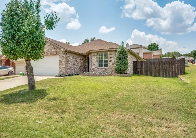 Photo 1 of Sale Pending at 1520 Creekstone Ct, Fort Worth, TX 76112 | MLS# 21347095 | Listing updated on 2026-09-01