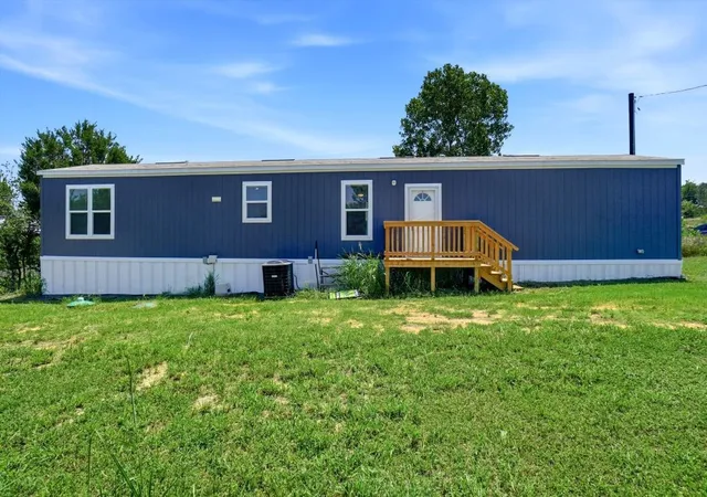 Photo 1 of Single family home for sale at 4318 Montana Trl, Granbury, TX 76048 | MLS# 21348875 | Listing updated on 2026-08-04