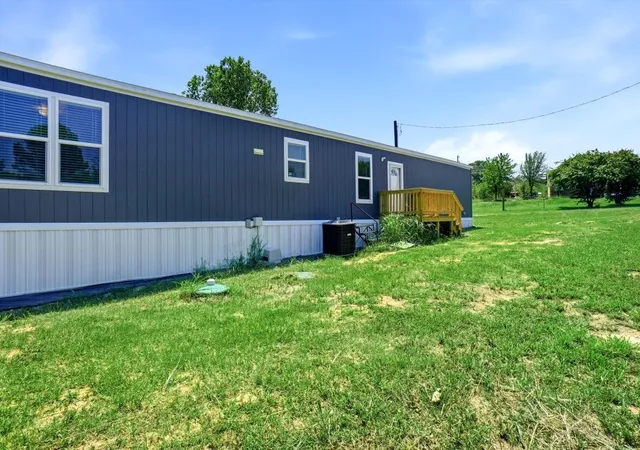 Photo 2 of Single family home for sale at 4318 Montana Trl, Granbury, TX 76048 | MLS# 21348875 | Listing updated on 2026-08-04