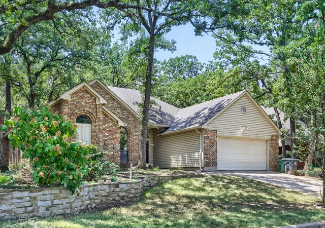 Photo 2 of Single family home for sale at 3414 Boyd Trl, Arlington, TX 76017 | MLS# 21346164 | Listing updated on 2026-10-02