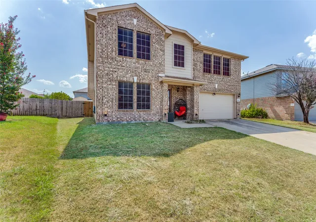Photo 2 of Single family home for sale at 13821 Sonterra Ranch Rd, Roanoke, TX 76262 | MLS# 21348990 | Listing updated on 2026-09-21
