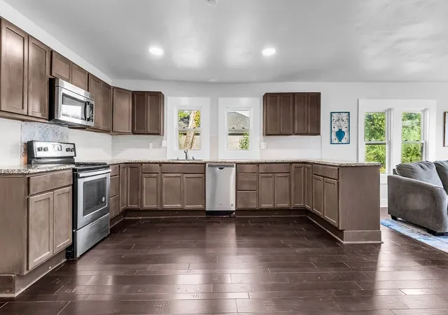 Photo 4 of Single family home for sale at 2726 W Washington St, Denison, TX 75020 | MLS# 21349013 | Listing updated on 2026-08-04