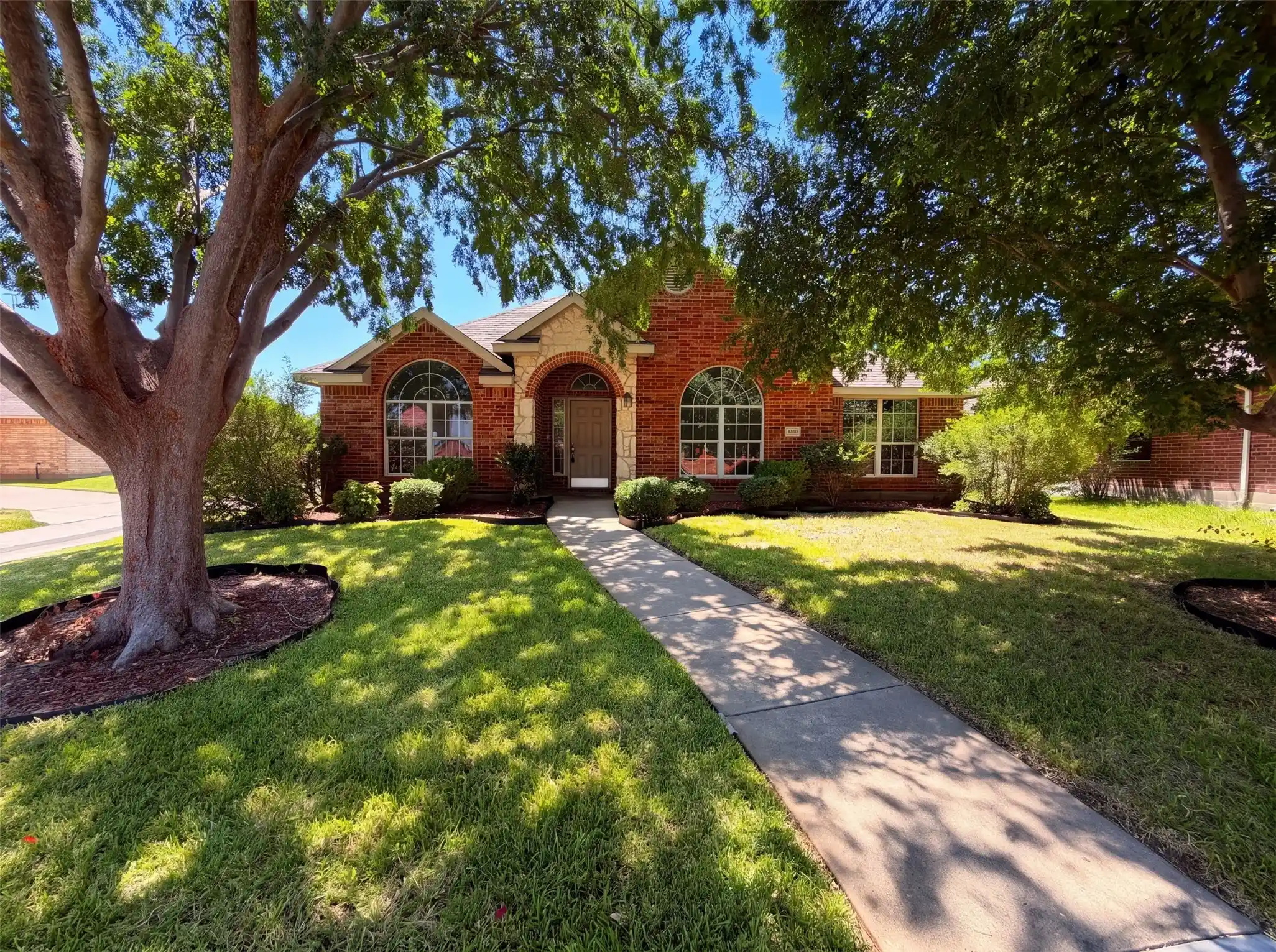 Single family home for sale at 6401 Marquett Dr, Rowlett, TX 75089 | MLS# 21349010