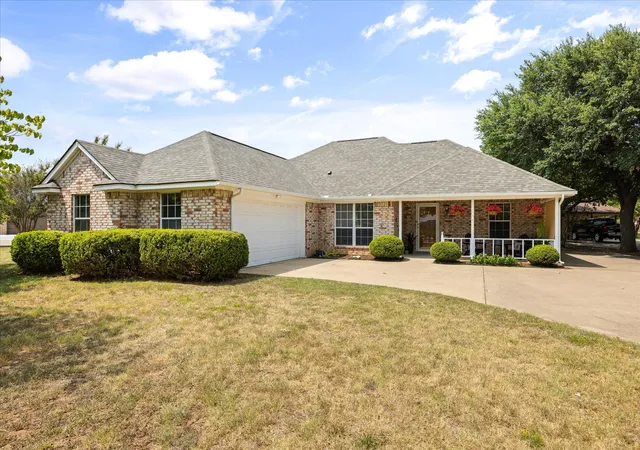 2nd image of 10519 Ravenswood Rd, Granbury, TX 76049 | MLS# 21348410