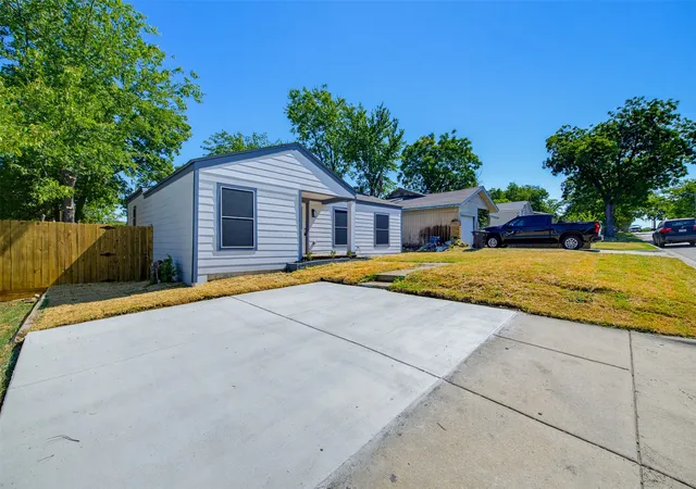 Photo 3 of Single family home for sale at 3505 Panola Ave, Fort Worth, TX 76103 | MLS# 21348881 | Listing updated on 2026-08-28