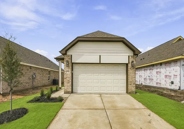 Photo 2 of Single family home for sale at 1712 Acts Ln, Ennis, TX 75119 | MLS# 21348991 | Listing updated on 2026-10-08