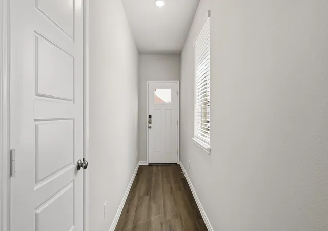 Photo 3 of Single family home for sale at 1712 Acts Ln, Ennis, TX 75119 | MLS# 21348991 | Listing updated on 2026-10-08