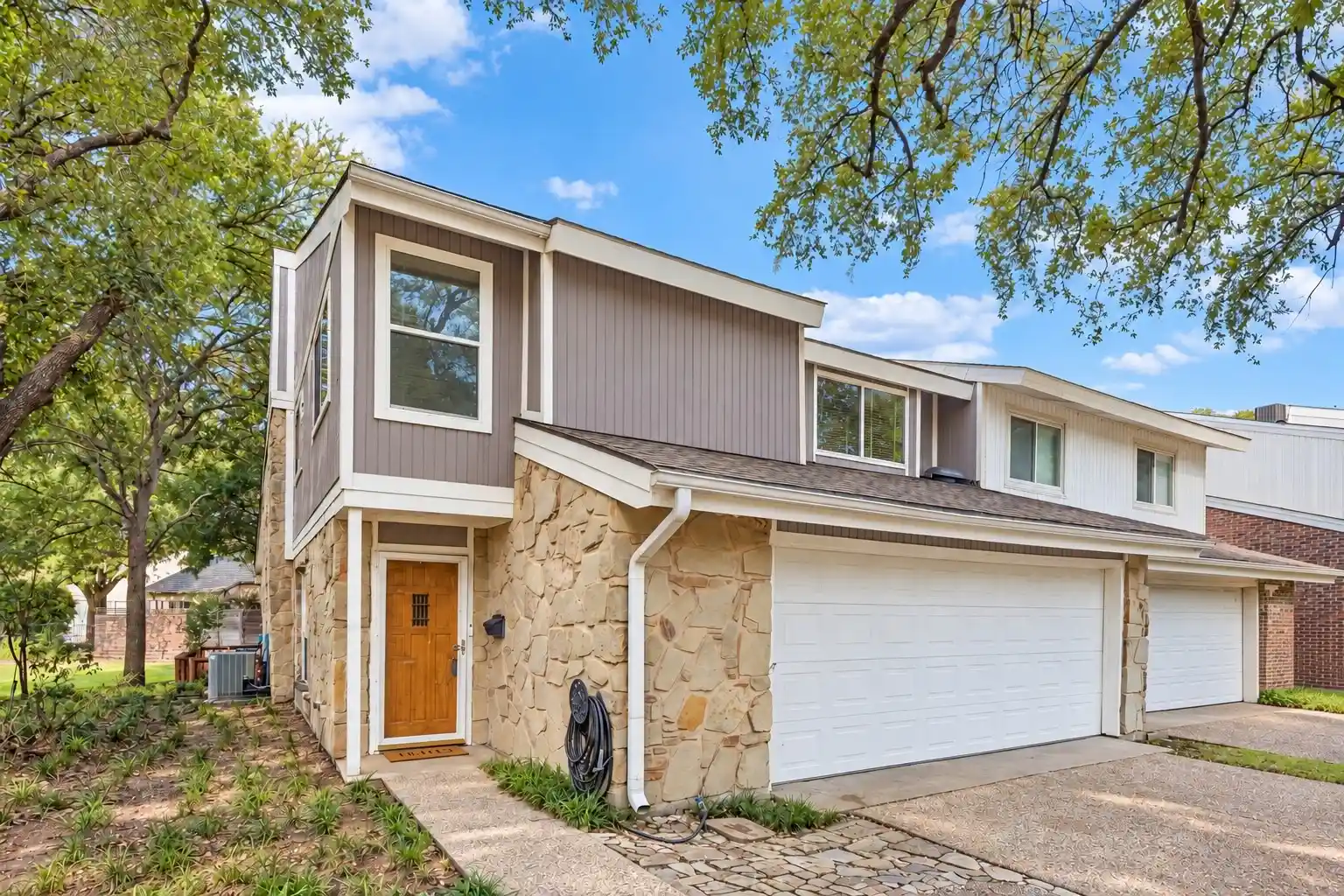 Townhouse for sale at 2920 Shady Lake Cir, Carrollton, TX 75006 | MLS# 21322993