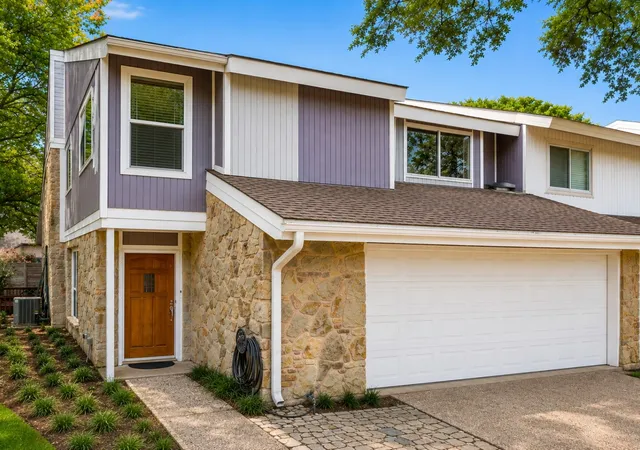 Photo 2 of Townhouse for sale at 2920 Shady Lake Cir, Carrollton, TX 75006 | MLS# 21322993 | Listing updated on 2026-10-03