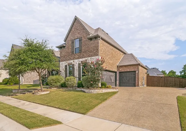 Photo 1 of Single family home for sale at 1001 Foxhall Dr, Rockwall, TX 75087 | MLS# 21348430 | Listing updated on 2026-08-24