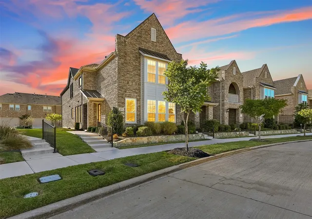 Photo 1 of Townhouse for sale at 4891 Ellie Ln, Fairview, TX 75069 | MLS# 21348992 | Listing updated on 2026-08-11