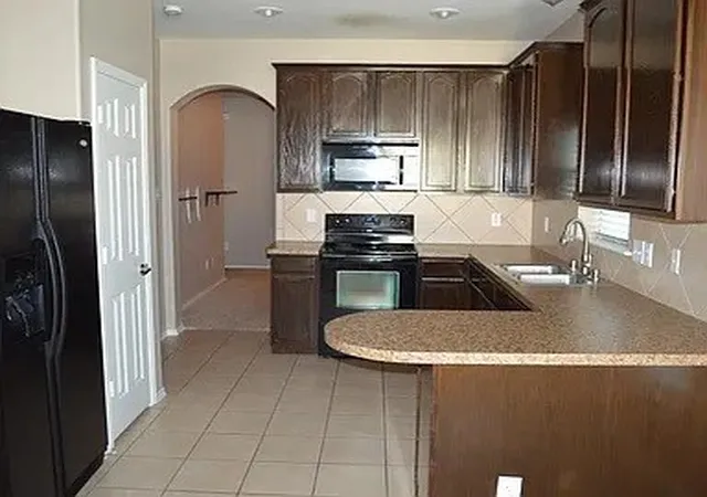 5th image of 1820 Rogers Lane, Providence Village, TX 76227 | MLS# 21326146