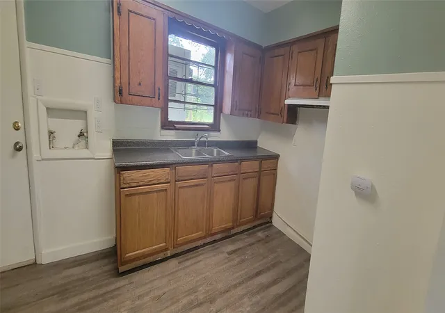 Photo 3 of Single family home for sale at 2134 W College St, Shreveport, LA 71103 | MLS# 21348751 | Listing updated on 2026-08-09
