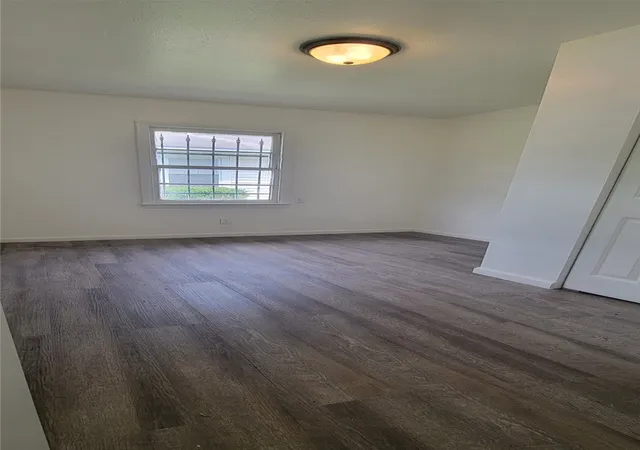 Photo 4 of Single family home for sale at 2134 W College St, Shreveport, LA 71103 | MLS# 21348751 | Listing updated on 2026-08-09
