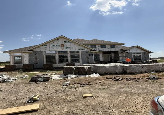 Photo 3 of Single family home for sale at 113 Swan Lake Dr, Waxahachie, TX 75165 | MLS# 21349215 | Listing updated on 2026-08-19