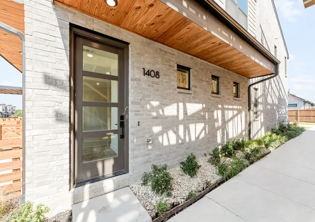 Photo 4 of Townhouse for sale at 1408 Azalea Dr, Melissa, TX 75454 | MLS# 21349238 | Listing updated on 2026-09-28