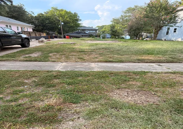 Photo 1 of Land for sale at 826 Kirby Pl, Shreveport, LA 71104 | MLS# 21349262 | Listing updated on 2026-08-18