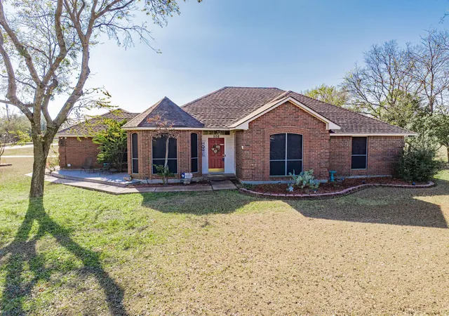 Photo 1 of Single family home for sale at 508 Tishomingo Rd, Waxahachie, TX 75165 | MLS# 21349275 | Listing updated on 2026-08-04