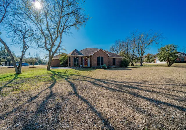 Photo 2 of Single family home for sale at 508 Tishomingo Rd, Waxahachie, TX 75165 | MLS# 21349275 | Listing updated on 2026-08-04