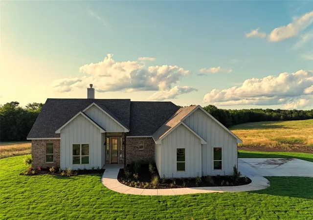 Photo 1 of Single family home for sale at 1026 Cr 1610, Lone Oak, TX 75453 | MLS# 21349287 | Listing updated on 2026-08-04