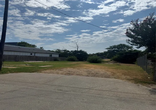 Photo 2 of Land for sale at 3351 Parvia Ave, Dallas, TX 75212 | MLS# 21349235 | Listing updated on 2026-08-31