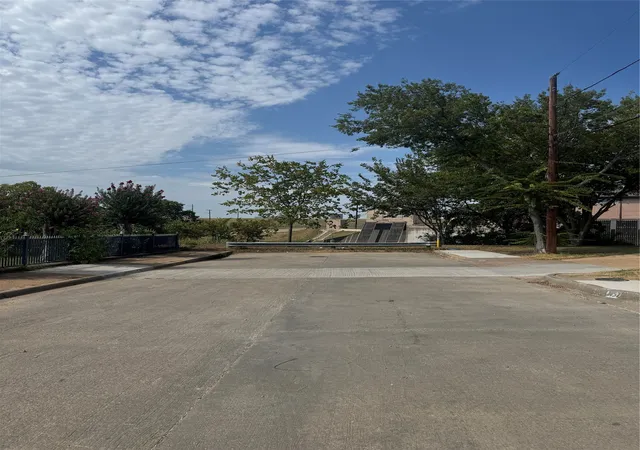 Photo 3 of Land for sale at 3351 Parvia Ave, Dallas, TX 75212 | MLS# 21349235 | Listing updated on 2026-08-31