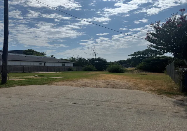 Photo 4 of Land for sale at 3351 Parvia Ave, Dallas, TX 75212 | MLS# 21349235 | Listing updated on 2026-08-31
