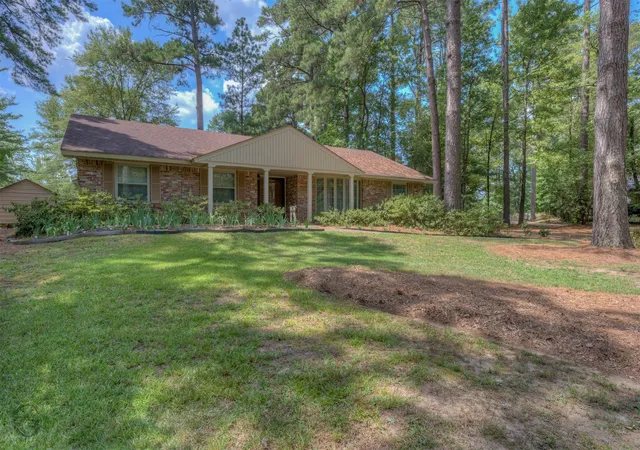 Photo 2 of Single family home for sale at 1105 North Acres Circle, Springhill, LA 71075 | MLS# 21349319 | Listing updated on 2026-09-28