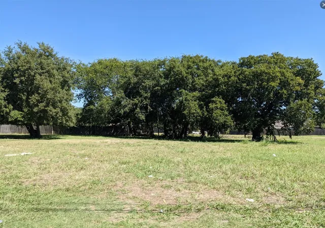 Photo 1 of Land for sale at 1605 W Bruton Rd, Mesquite, TX 75149 | MLS# 21349186 | Listing updated on 2026-08-18