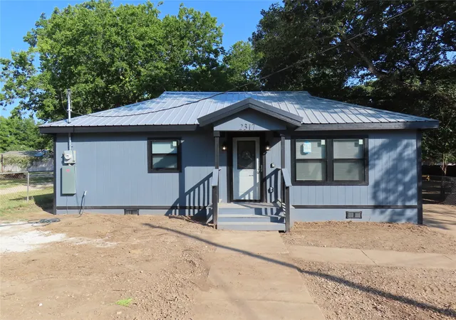 Single family home for sale at 2317 Cool Mist Ln, Dallas, TX 75253 | MLS# 21349313
