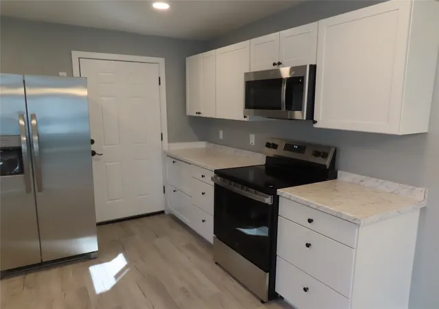 Photo 4 of Single family home for sale at 2317 Cool Mist Ln, Dallas, TX 75253 | MLS# 21349313 | Listing updated on 2026-10-06
